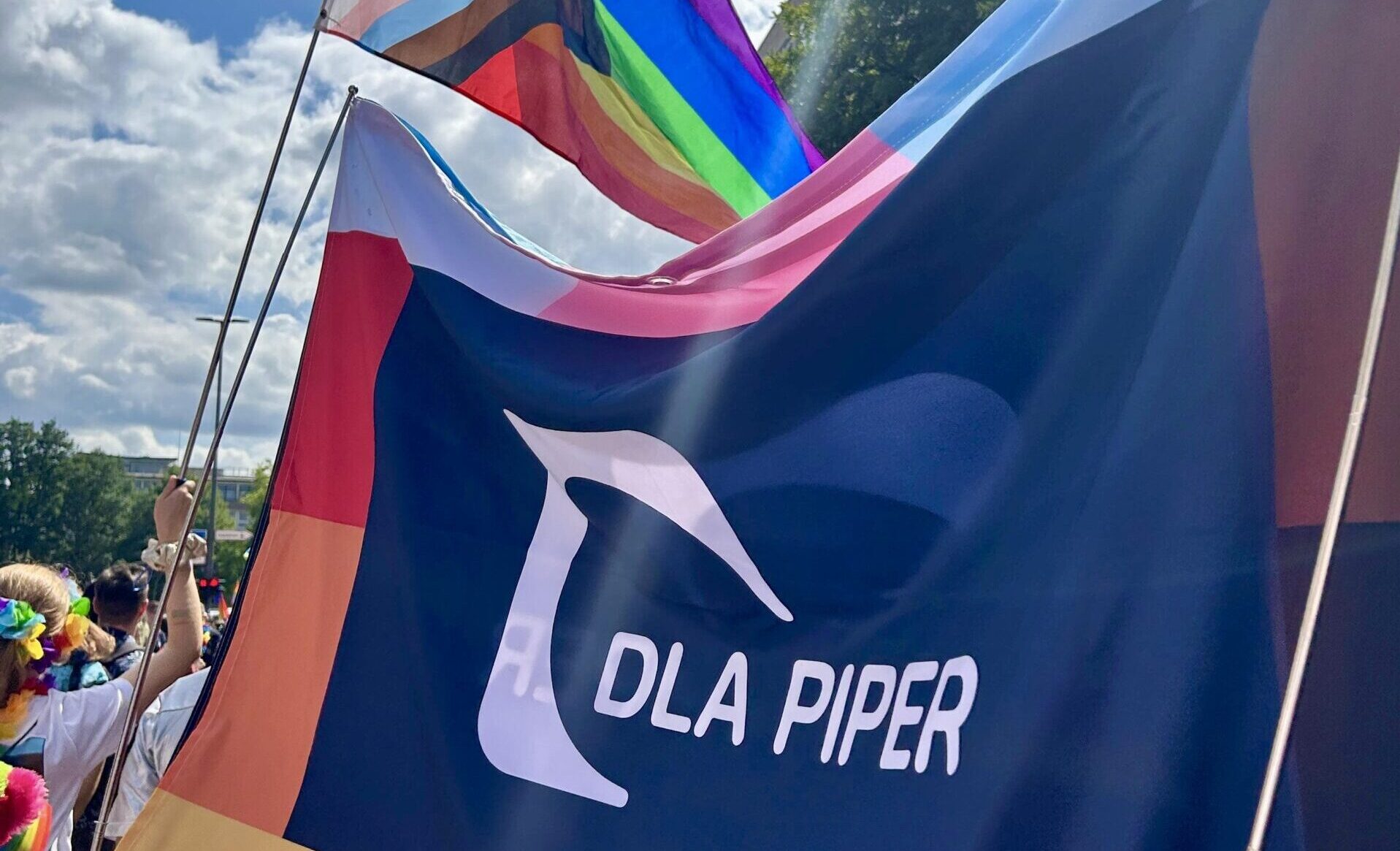 DLA Piper bekennt Farbe – CSD 2026